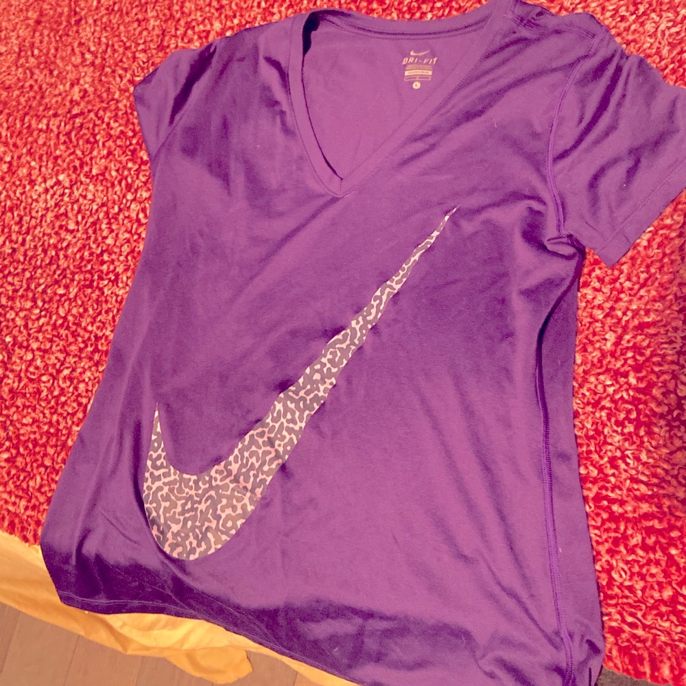 Nike top